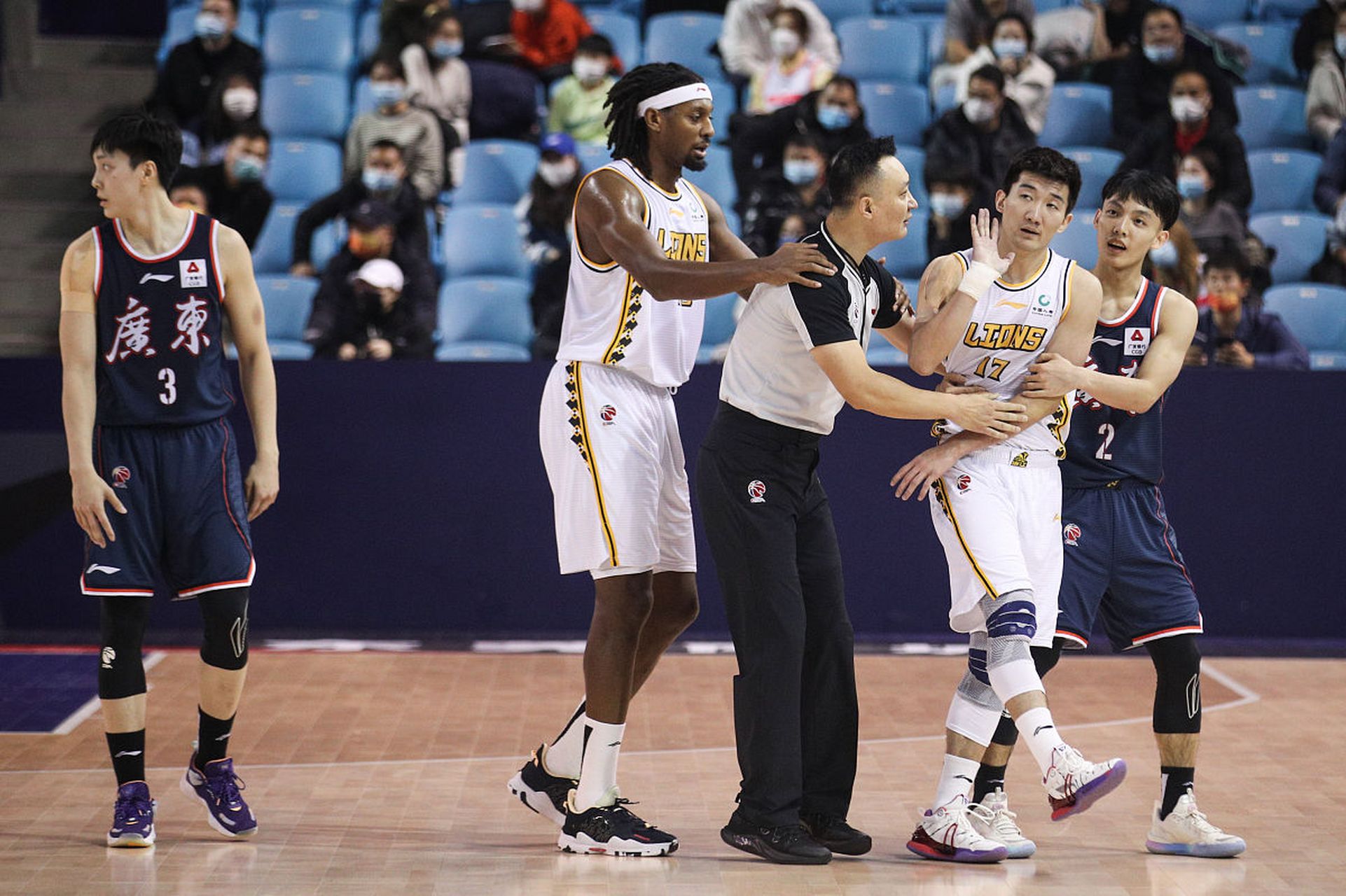 1xBit体育在线-在浙江队赛场上演CBA季后赛，逆转，引发弹幕炸裂