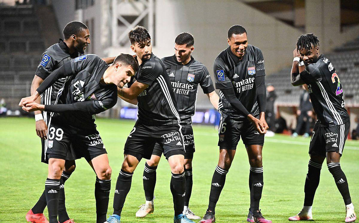 包含里昂队全队出动,大力备战下一场比赛的词条 包含里昂队全队出动,大力备战下一场比赛的词条