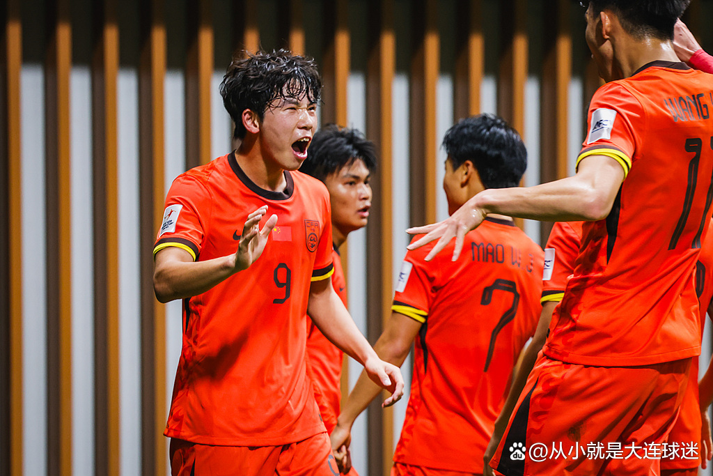 新赛季首轮比赛,勇夺三分引爆赛场 新赛季首轮比赛,勇夺三分引爆赛场