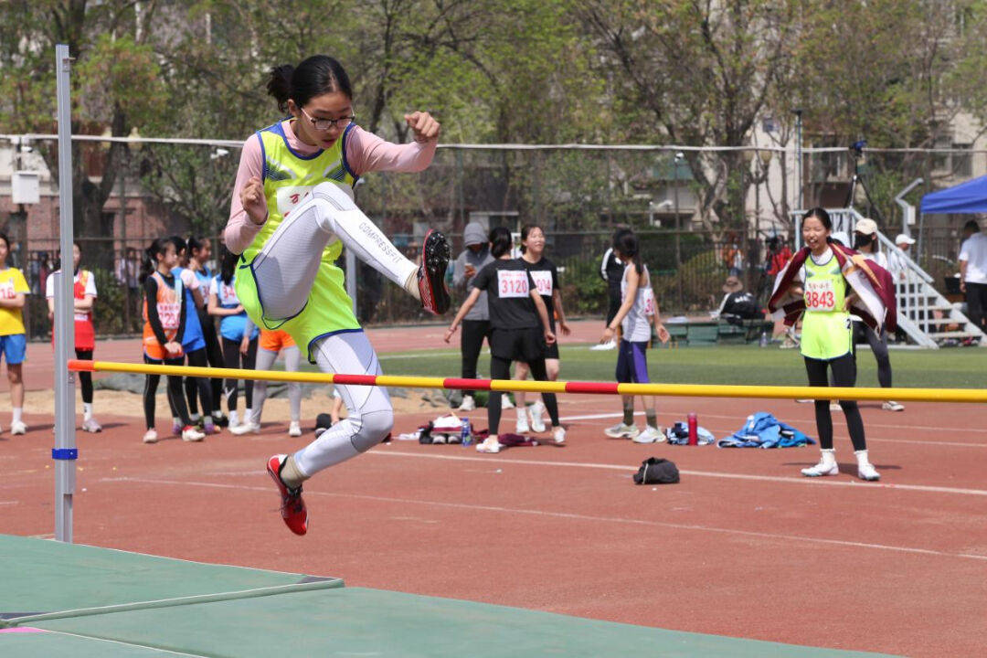 1xBit体育官网登录网址-运动员们为荣誉而战展现拼搏精神的简单介绍