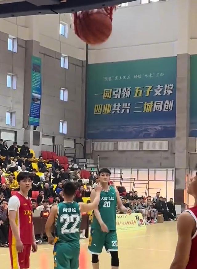 1xBit体育官方-关于篮球名宿重返球场，传承经典风采展现的信息