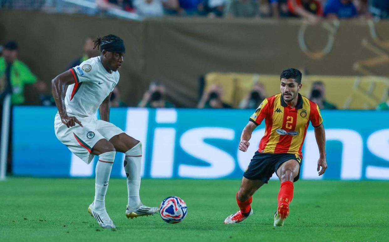 突尼斯队在比赛中控制局势,获胜 突尼斯队在比赛中控制局势,获胜