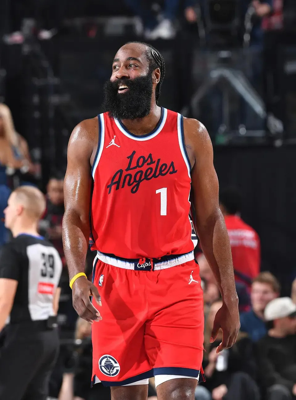 亚籍球员晋升队长,领导球队走向胜利的简单介绍 亚籍球员晋升队长,领导球队走向胜利的简单介绍