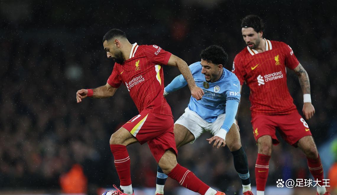 关于利物浦客场战平曼城，暂居积分榜榜首的信息