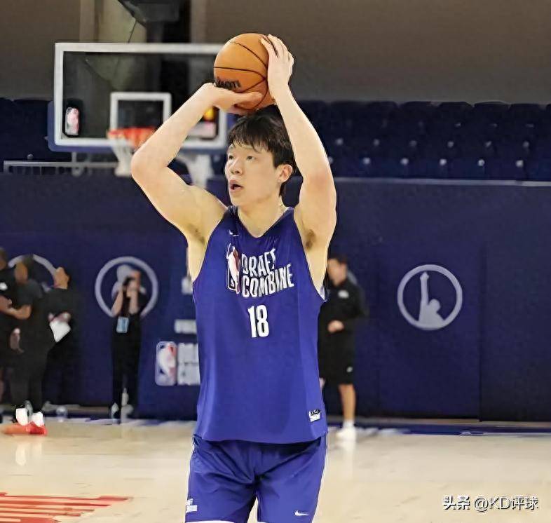 亚洲篮球明星球员备战大赛，加强训练