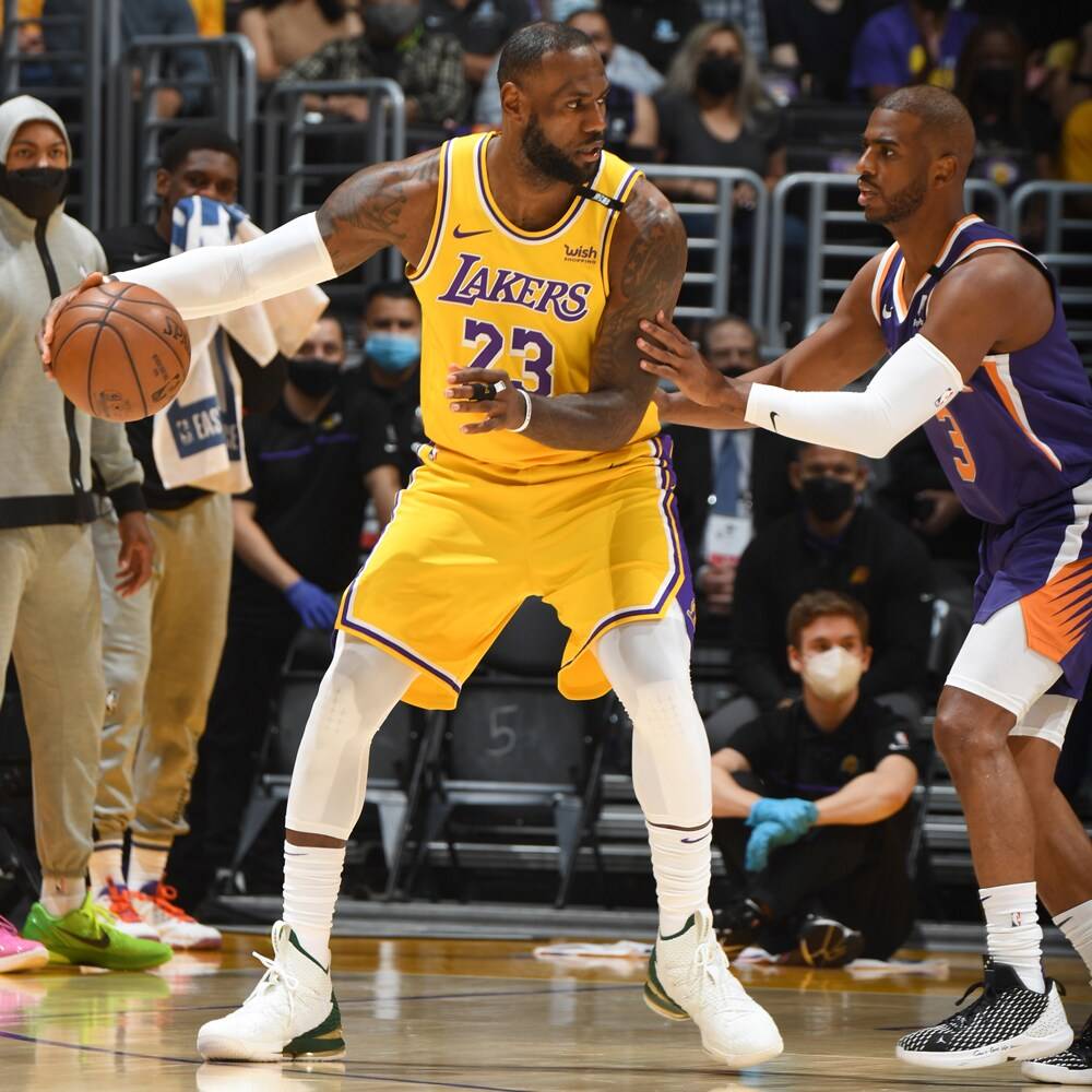 太阳队阵容整体表现出色攻防互补