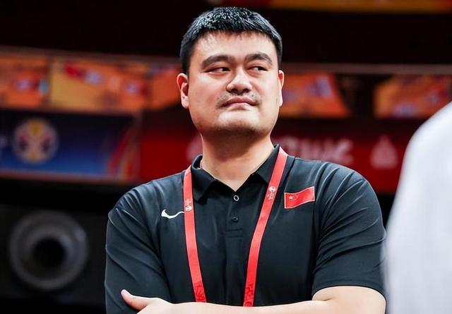 姚明宣布设立青训基地,致力培养优秀篮球新秀 姚明宣布设立青训基地,致力培养优秀篮球新秀