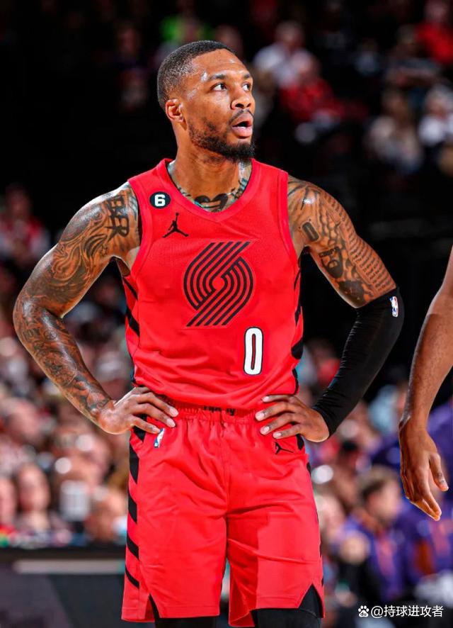 包含开拓者连续失利利拉德全力以赴无力回天的词条