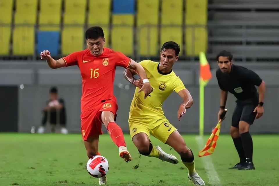 马来西亚球员表现出色，为球队取得胜利立下汗马功劳的简单介绍