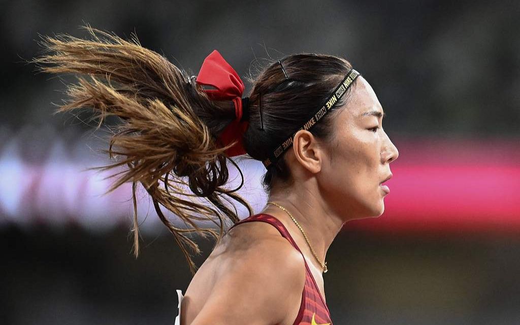 包含立陶宛选手全力以赴，实现个人最佳成绩的词条