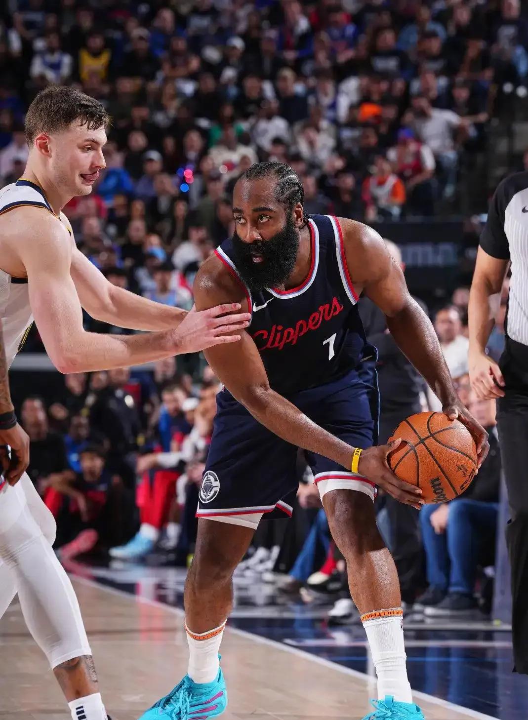 太阳擒下快船，保罗掌控比赛局面