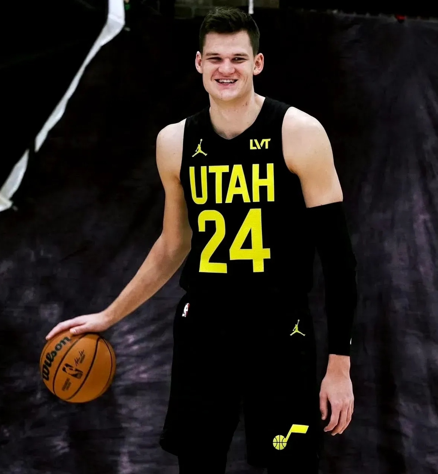 1xBit体育网页版登录入口-班机不敌爵士，戈贝尔独揽20分20篮板的简单介绍